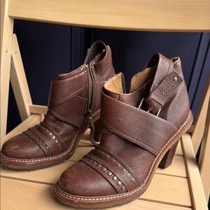 Schuler and son’s Philadelphia 
Brown leather booties
Size 8